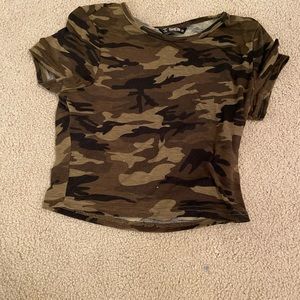 Camo crop shirt